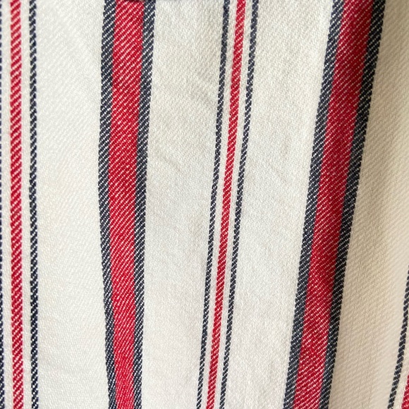 Off white shirt with red stripes and zipper - Picture 5 of 9